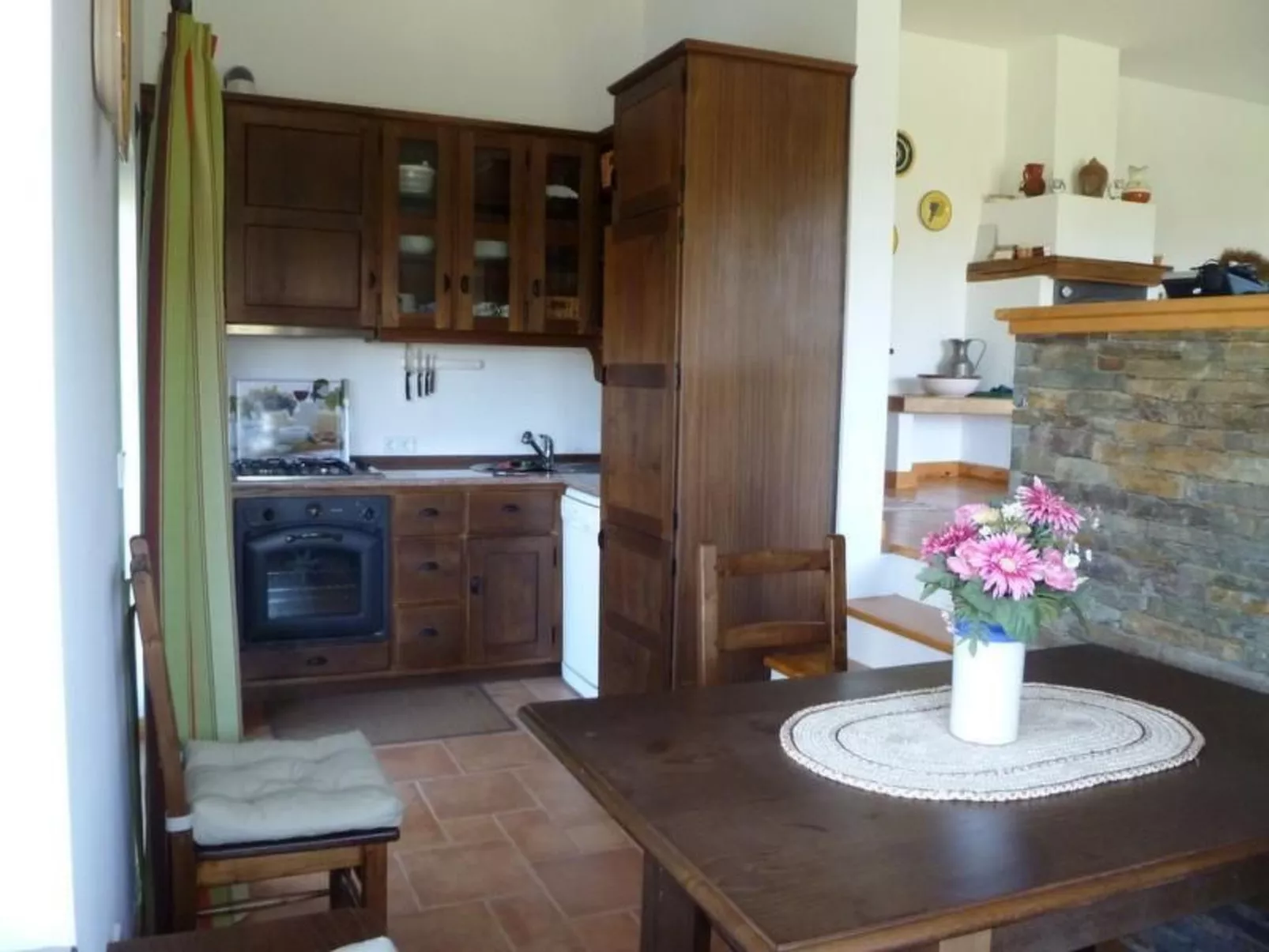 Mit Sonnenterrasse und großem Garten-Binnen