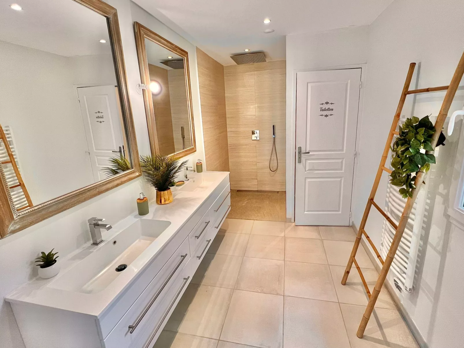 Ferienvilla "La Villa Blanche" (Die weiße Villa)-Binnen