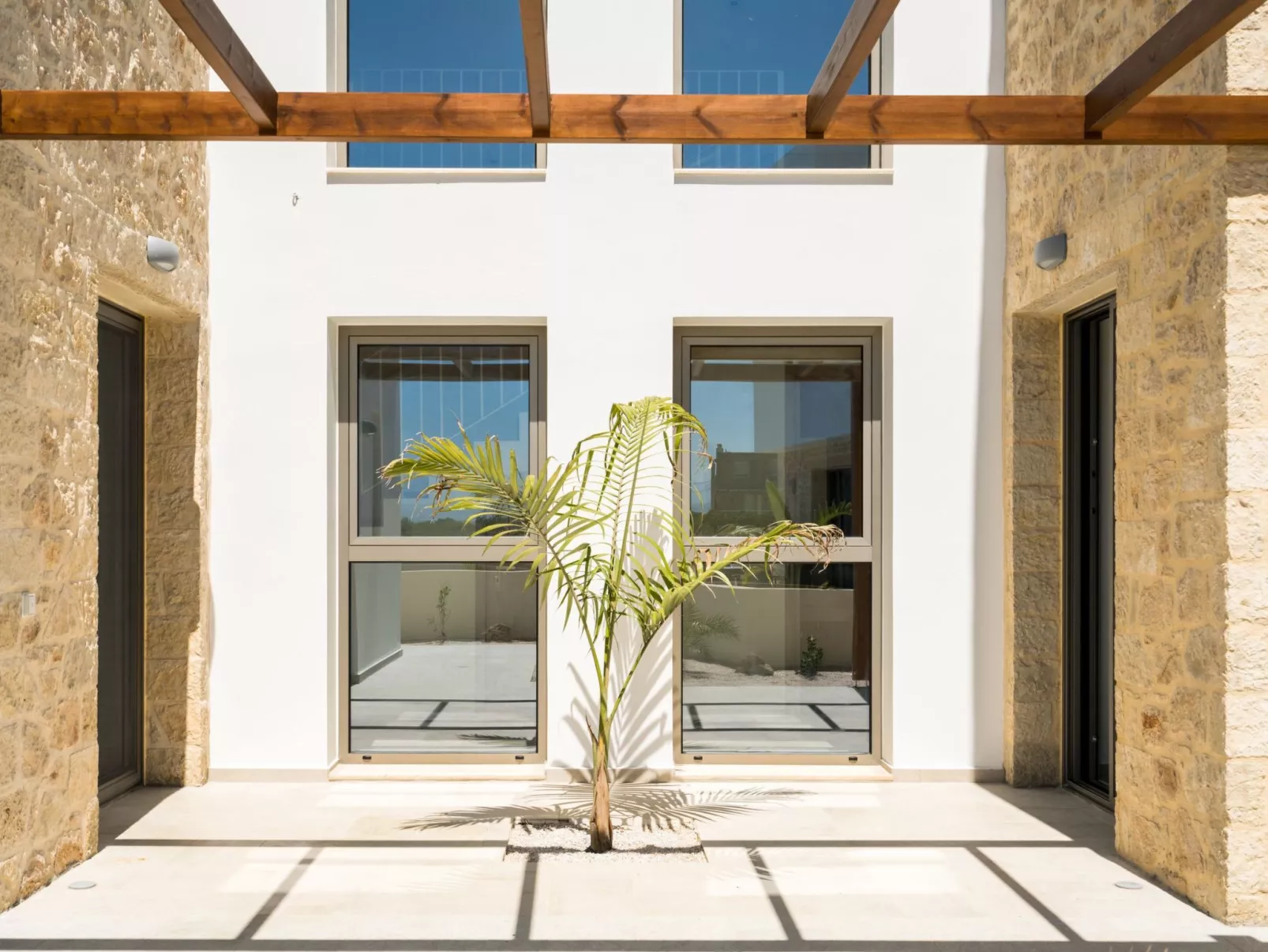 Villa am Strand mit Pool, Kinderbereich und BBQ-Buiten