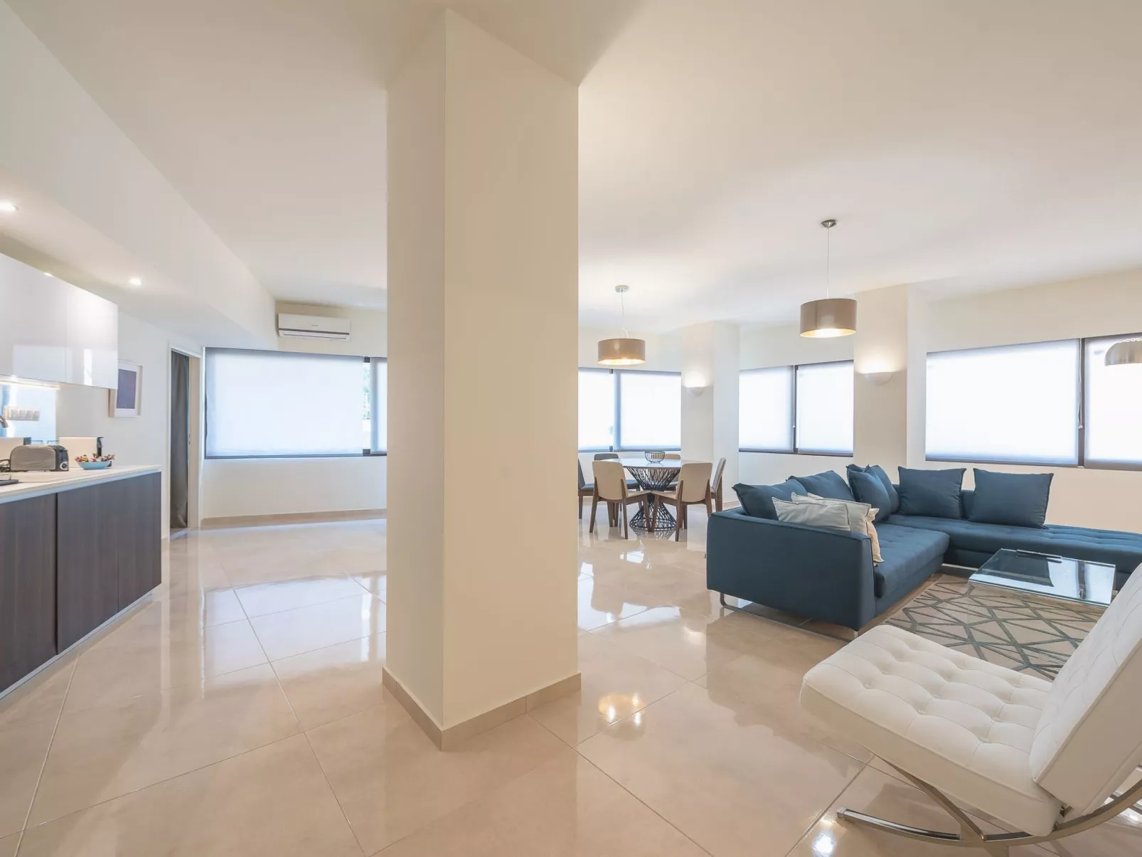 Stilvolle 2 Schlafzimmer, nur wenige Schritte von Fokionos Negri