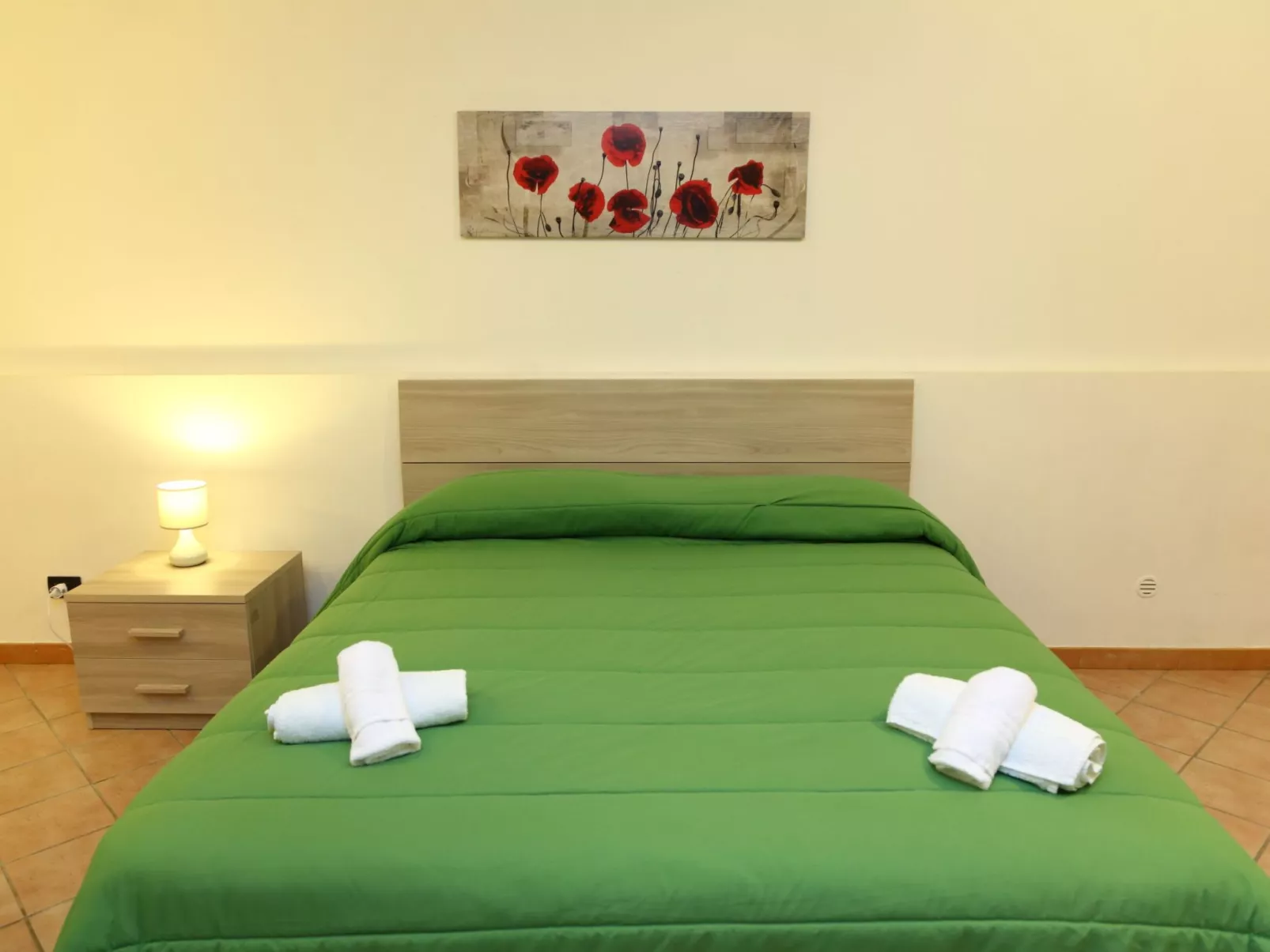 Helle mediterrane Villa mit Veranda und Garten-Binnen