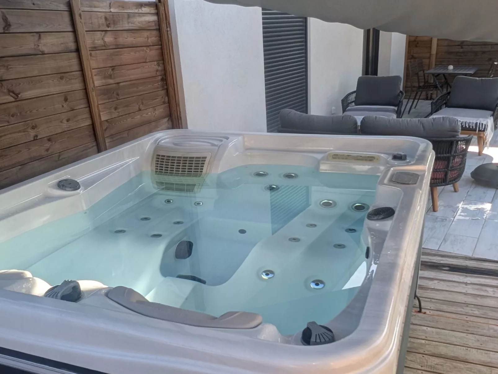 Luxuriöse Wohnung mit beheiztem Pool und private-Image-tags.info