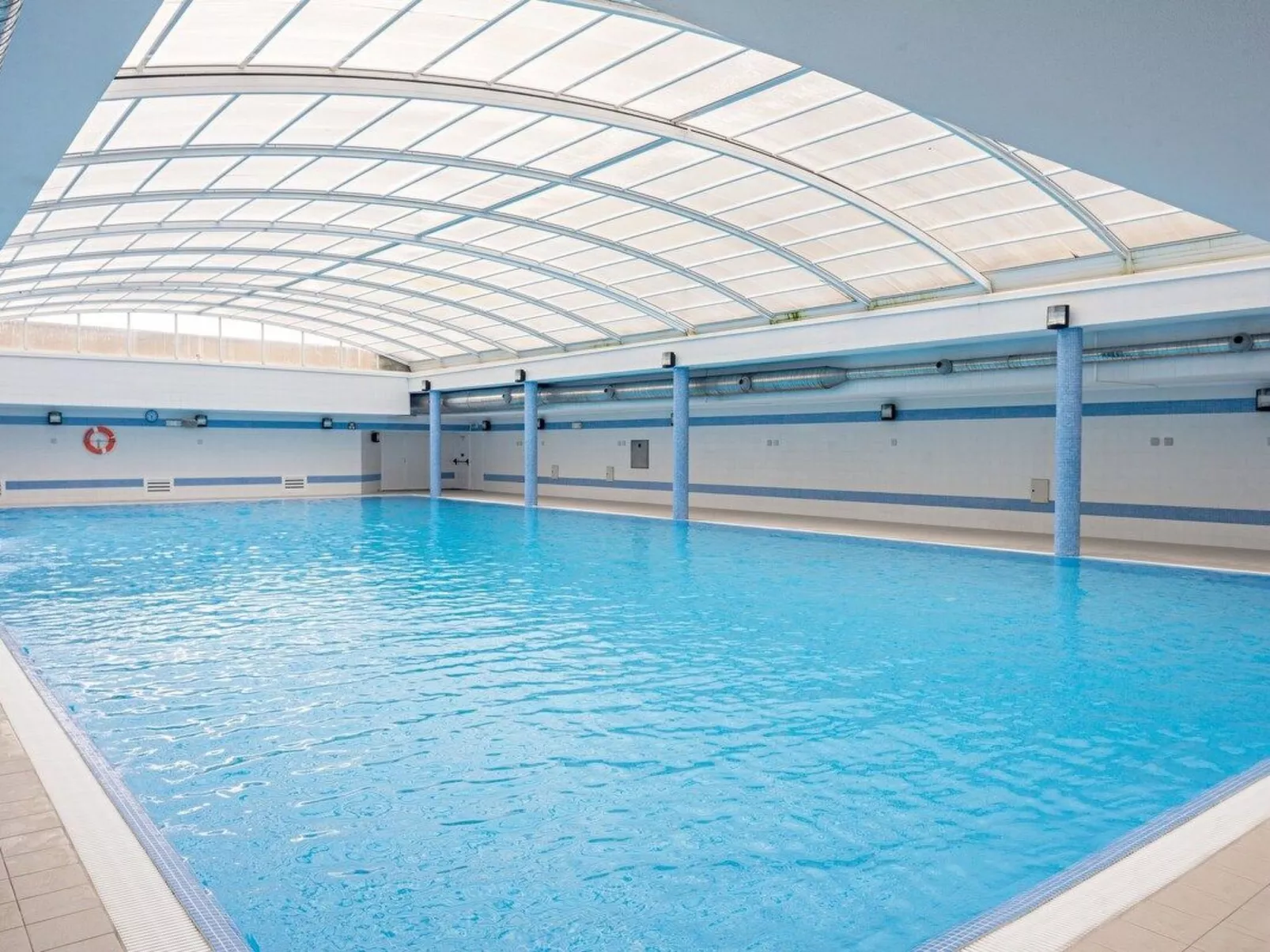 Meerblick Erste Linie mit 2 Pools 4-Buiten