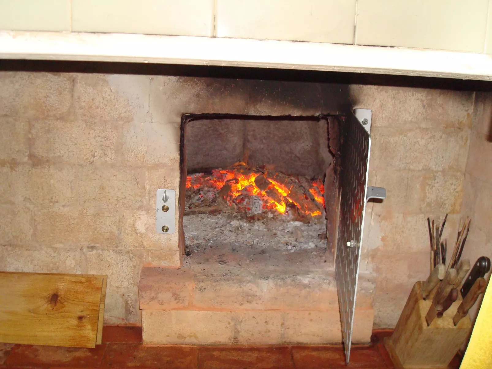 "Ines" mit Terrasse-Buiten