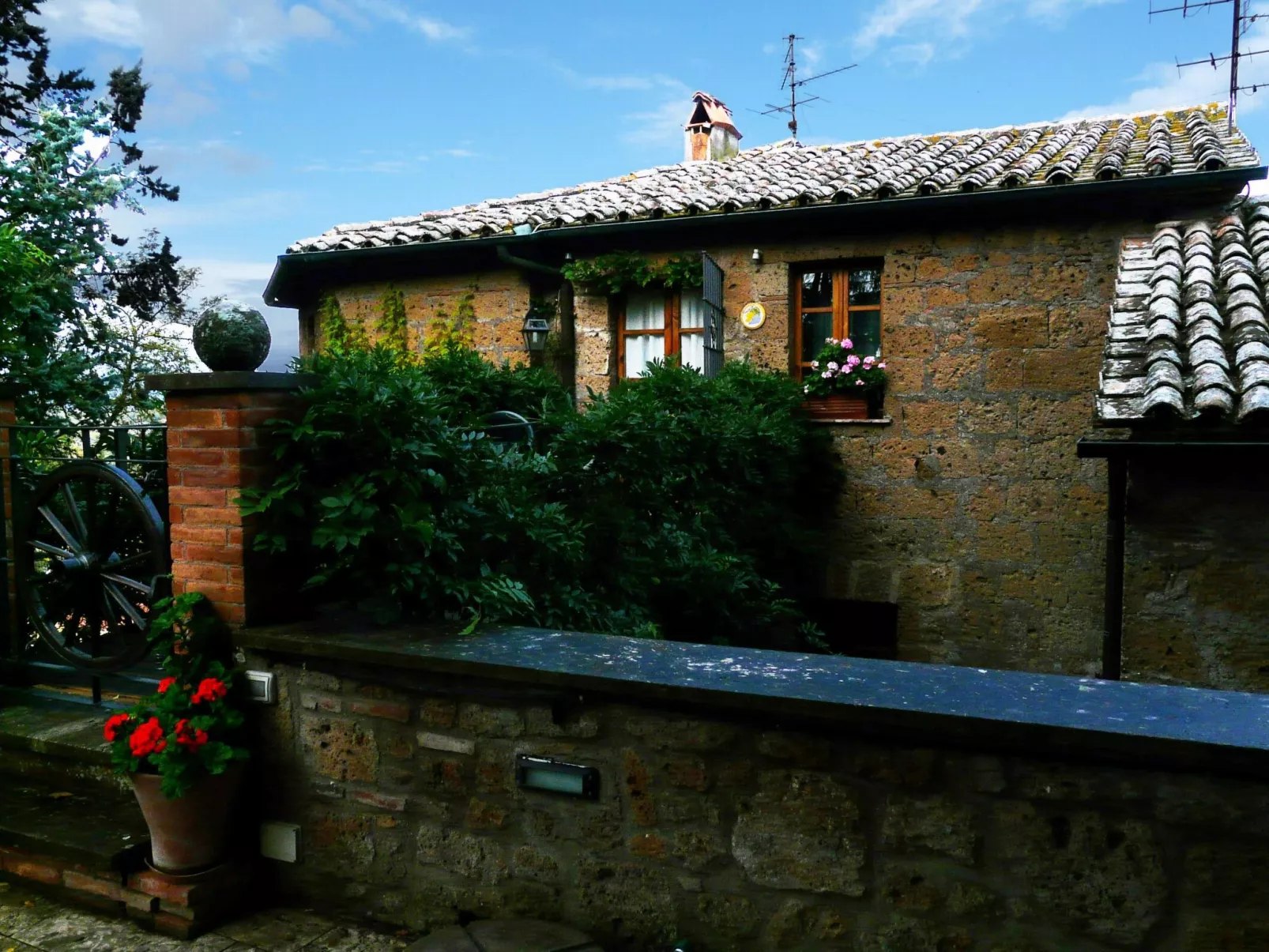 Altertümliche Pracht, Unterkunft mit Schwimmbad in einem Schloss-Buiten