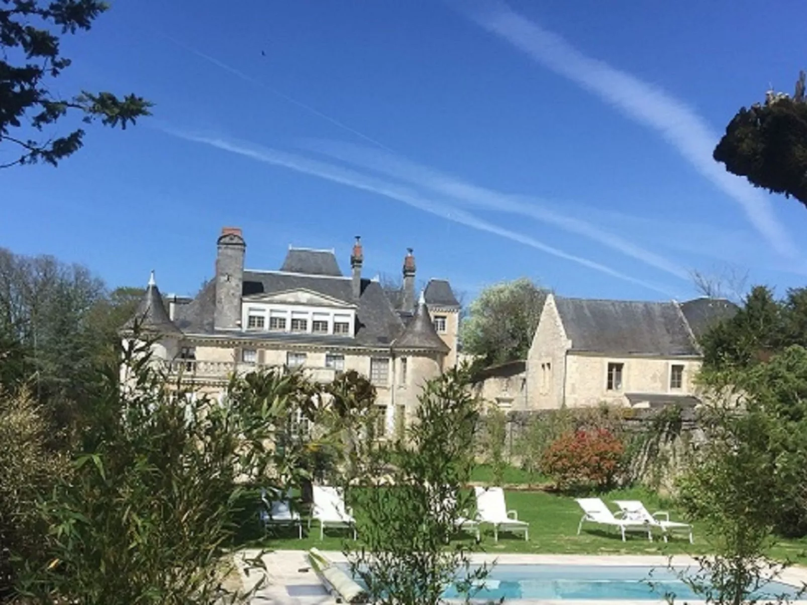 Cottage de la tour duplex 100m2 mit Pool Azay le rideau-Buiten