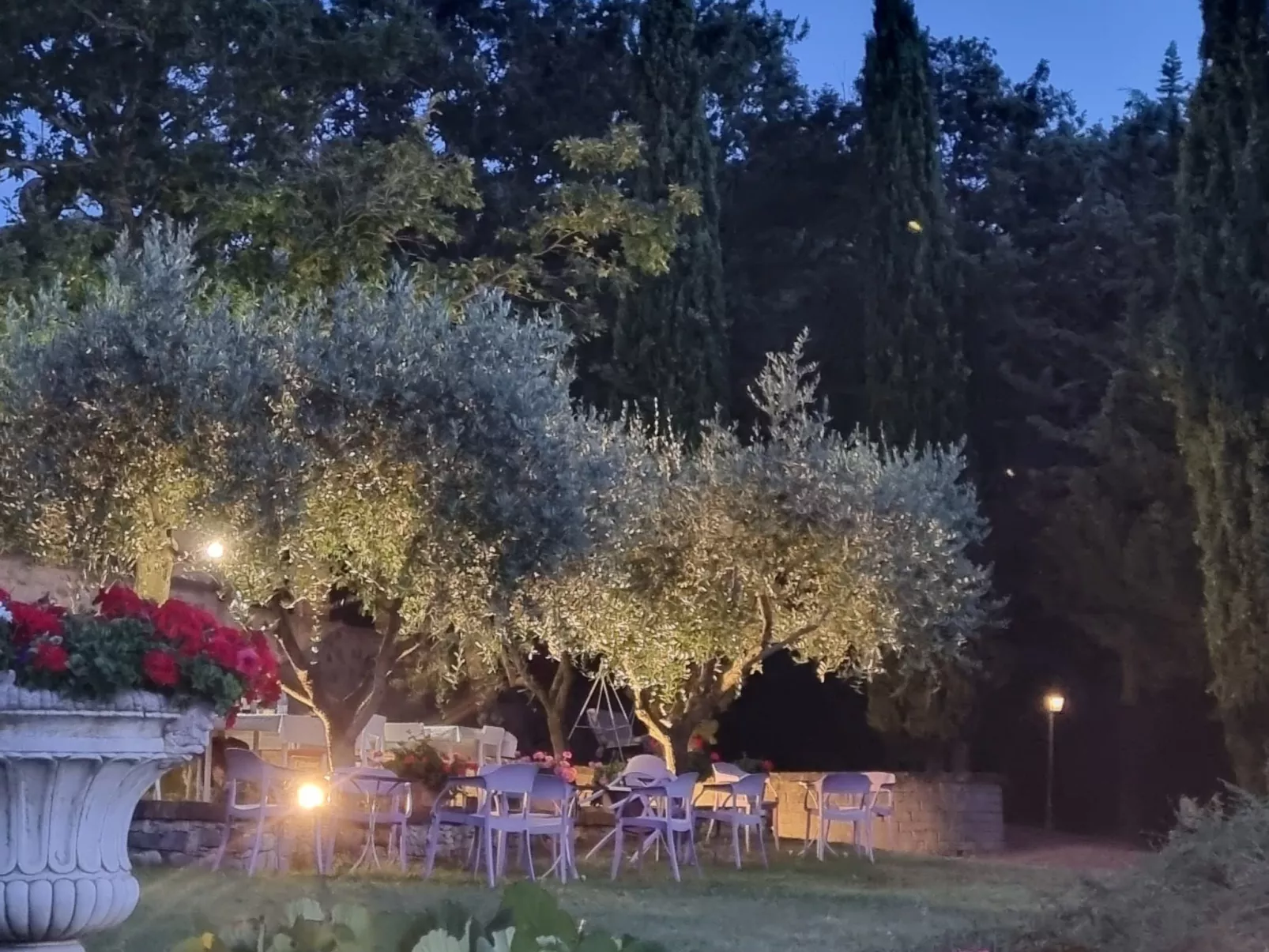 Für 10 Personen und 4 Kinder in Chianni, Toskana (Provinz Pisa)-Buiten