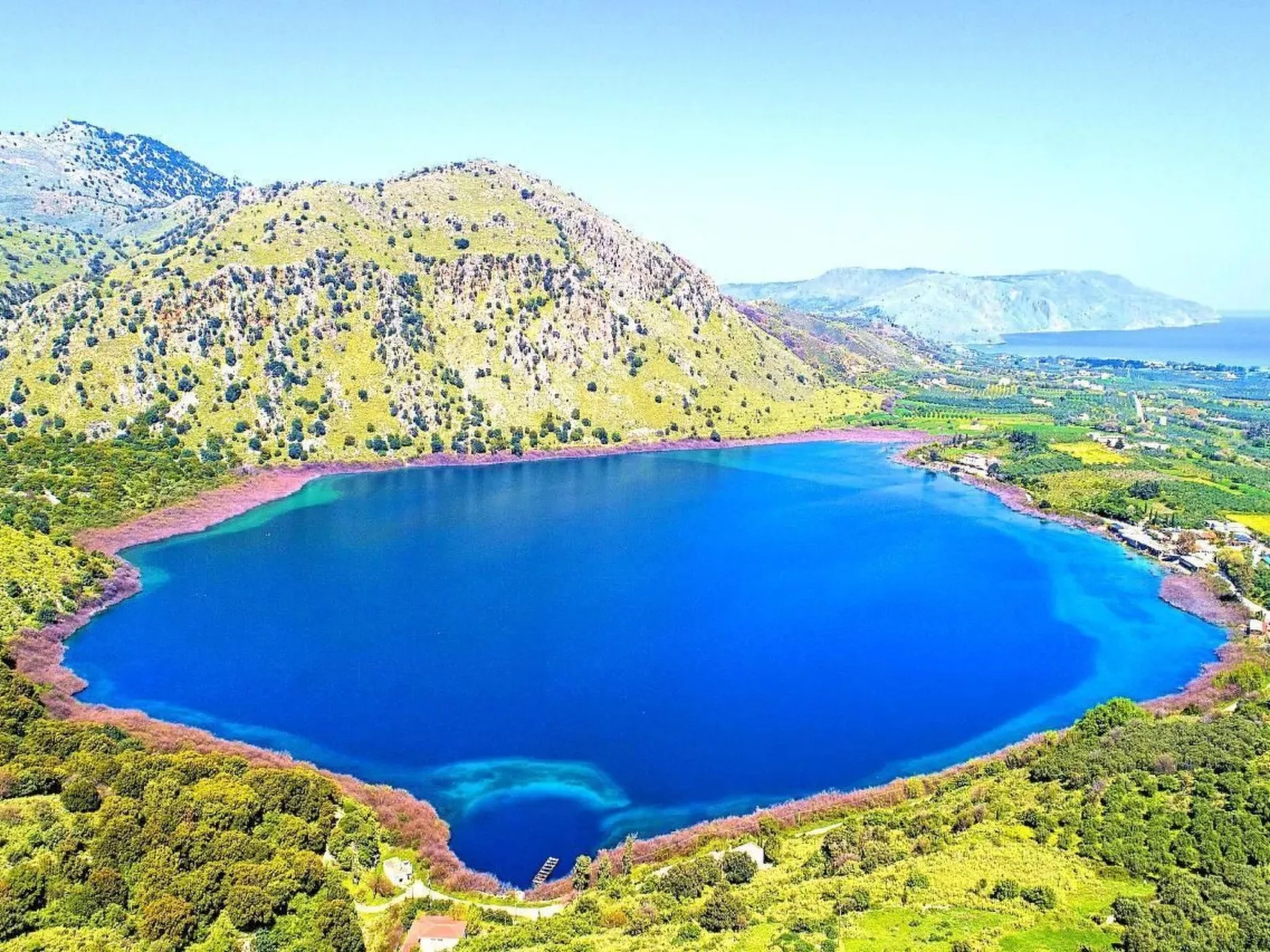 "Blue Lake Villa"-Buiten