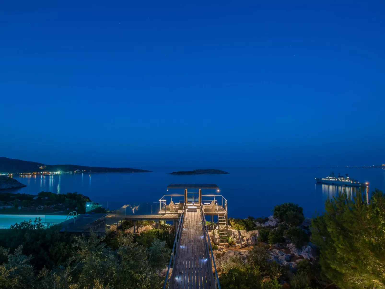 Anwesen "Olea Prime" mit Infinity-Pool-Buiten