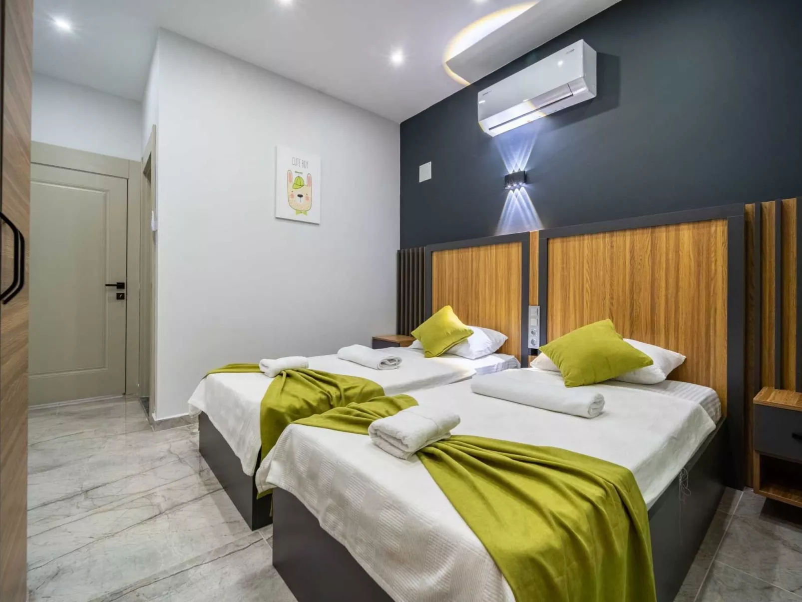 Luxuriöse Villa "Sard 3" mit Jacuzzi-Binnen