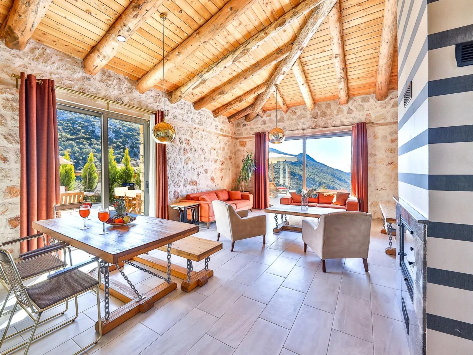 Natursteinhaus mit Pool in Kalkan Islamlar-Binnen