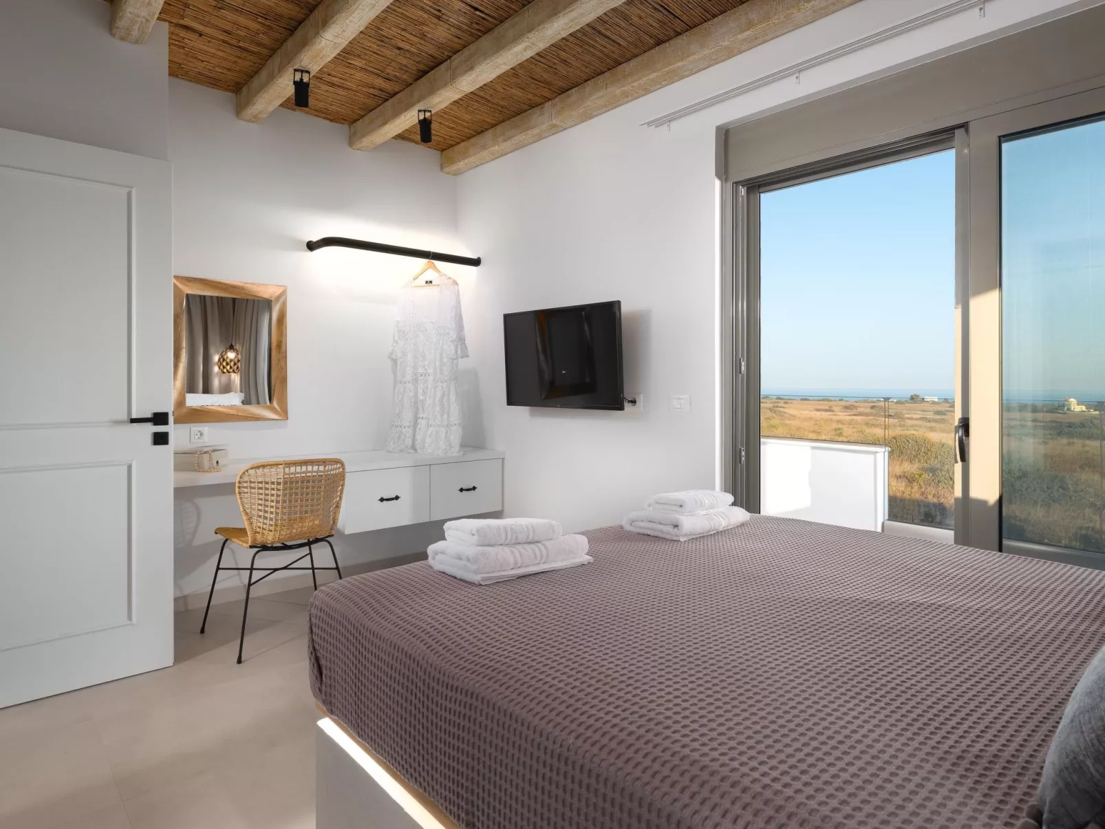 Villa Pounentis auf einem Hügel in Lachania-Binnen