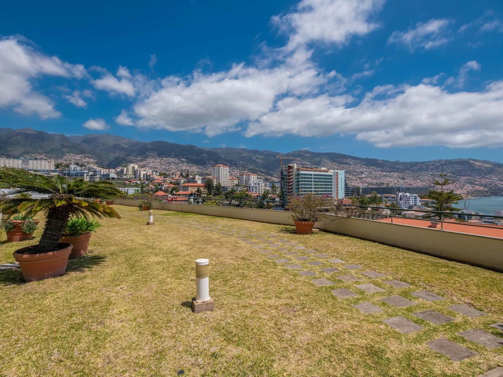 Miramar Wohnung mit Pool-Buiten