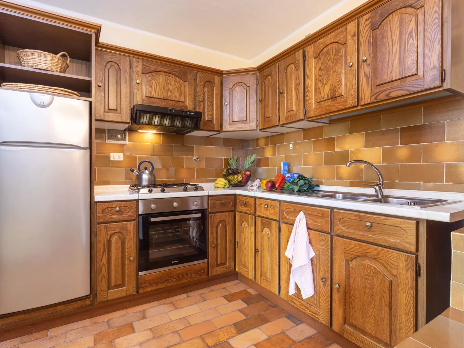 Wohnung Macine mit Terrasse und Grill - Binnen