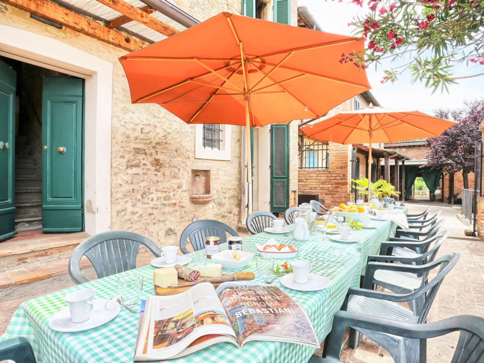 Appartement in Palaia mit Großem Garten-Buiten