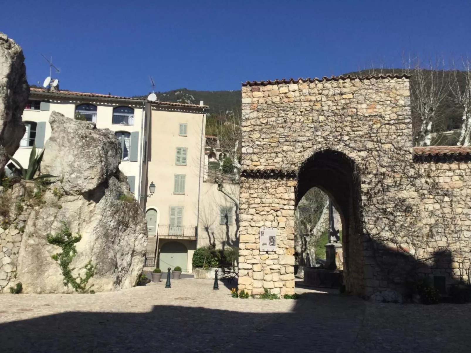 "Meline" mit Aussicht-Buiten