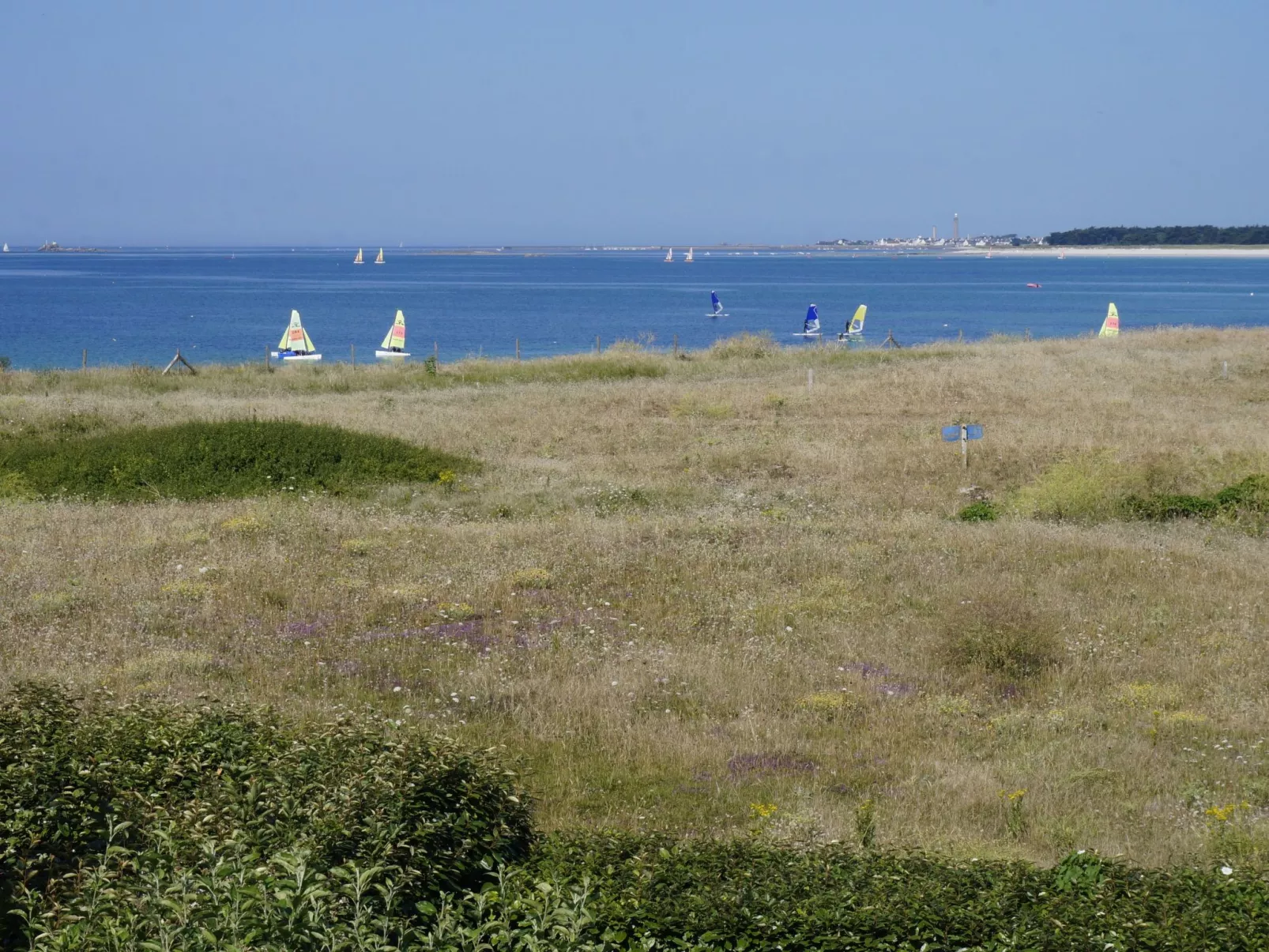 "Men Meur" mit Blick auf das Wasser-Buiten