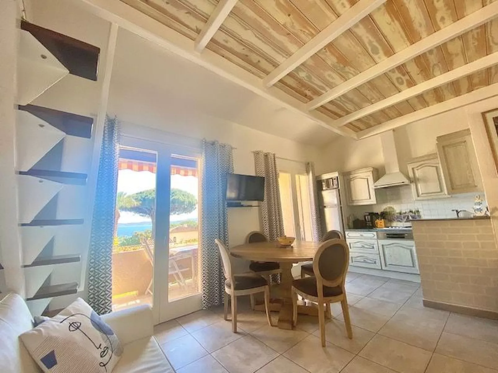 "La petite maison Maximoise" (Das kleine Haus Maximoise)-Image-tags.info