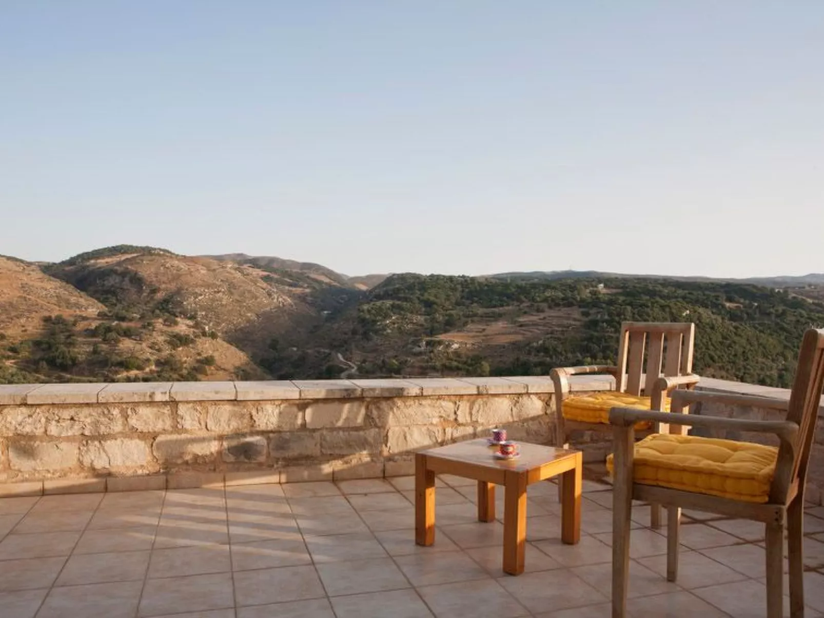 Villa aus Stein mit privatem Pool und BBQ-Bereich-Image-tags.info