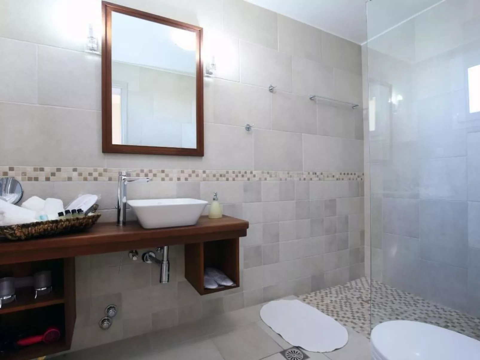 "Alea Resort" mit eigenem Pool-Binnen