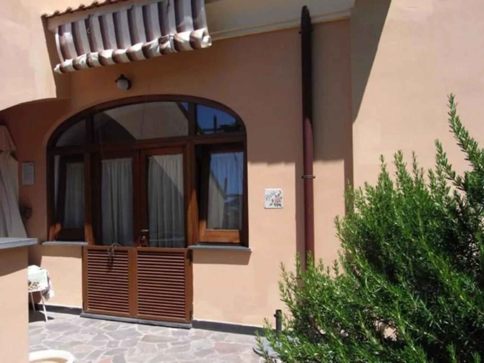 Rosa' Wohnung mit privatem Garten