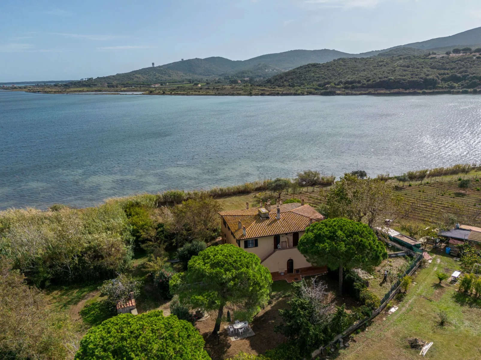 Wohnung mit Wasserblick - Buiten