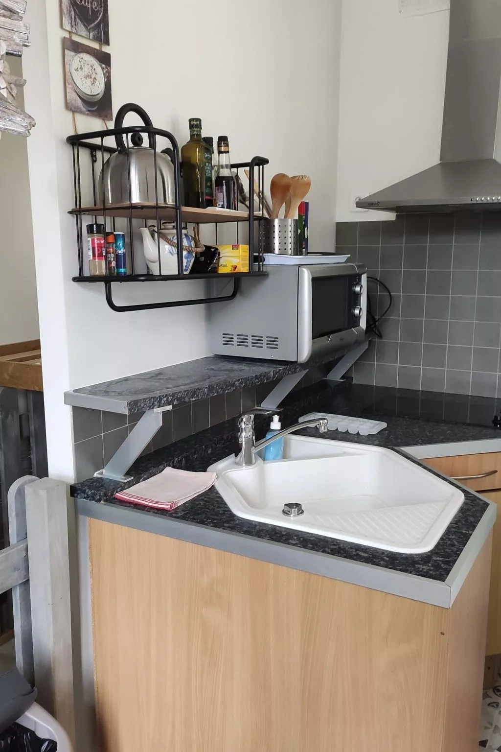 Schöne Unterkunft mit Terrasse in der Nähe des Meeres