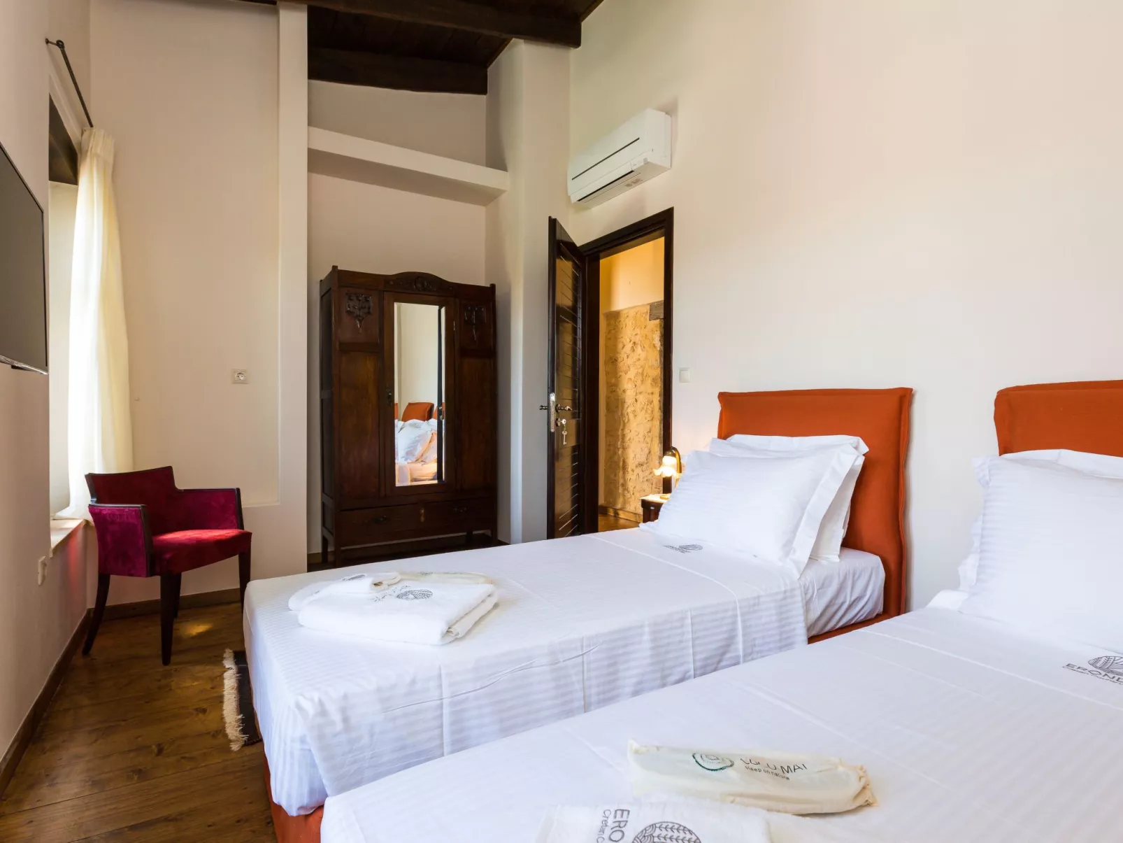 Freistehendes Ferienhaus mit großem Pool