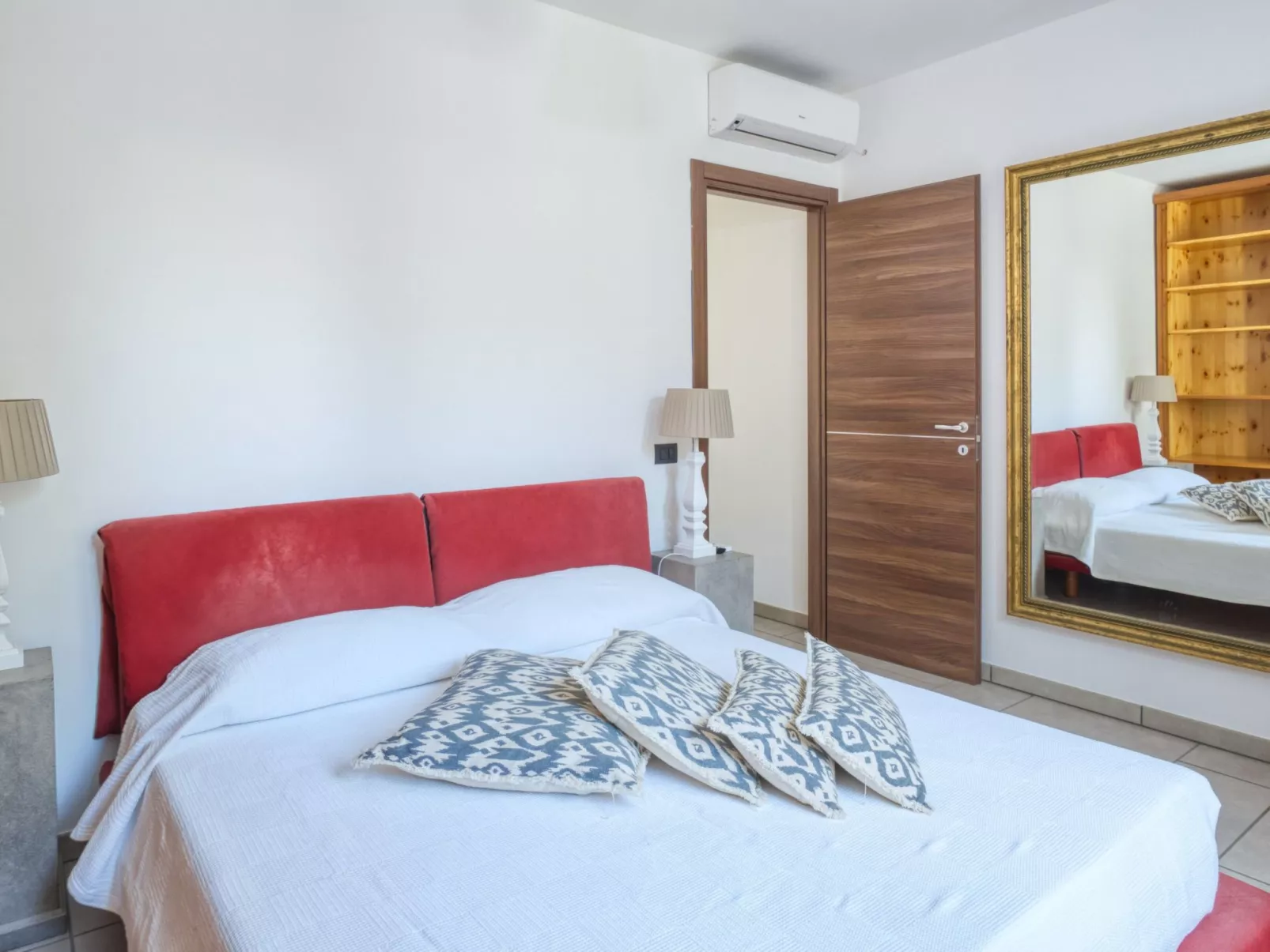 Villa of Wings-Binnen