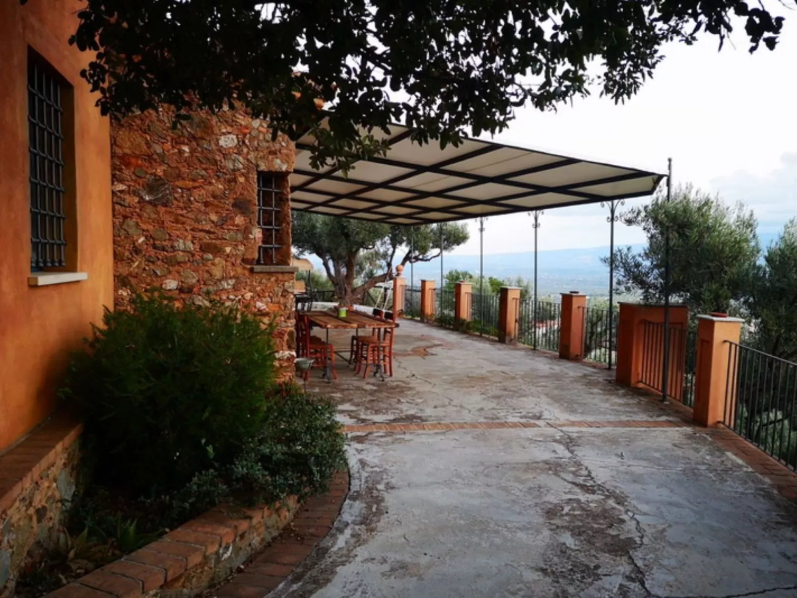 Wunderschöne Villa dei Feaci mit Pool-Buiten