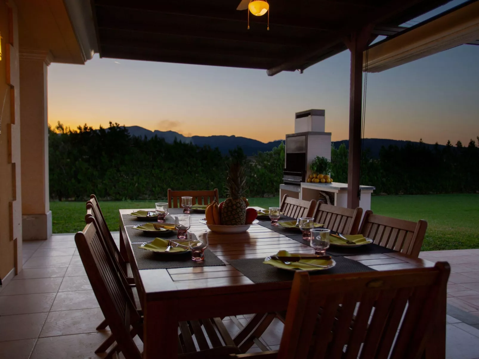 Can Vanrell, mit Schwimmbad, Jacuzzi und Rasenfläche.-Buiten