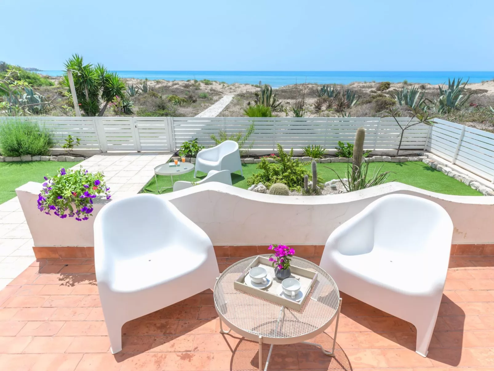 Villa am Sandstrand von Punta Secca-Image-tags.info