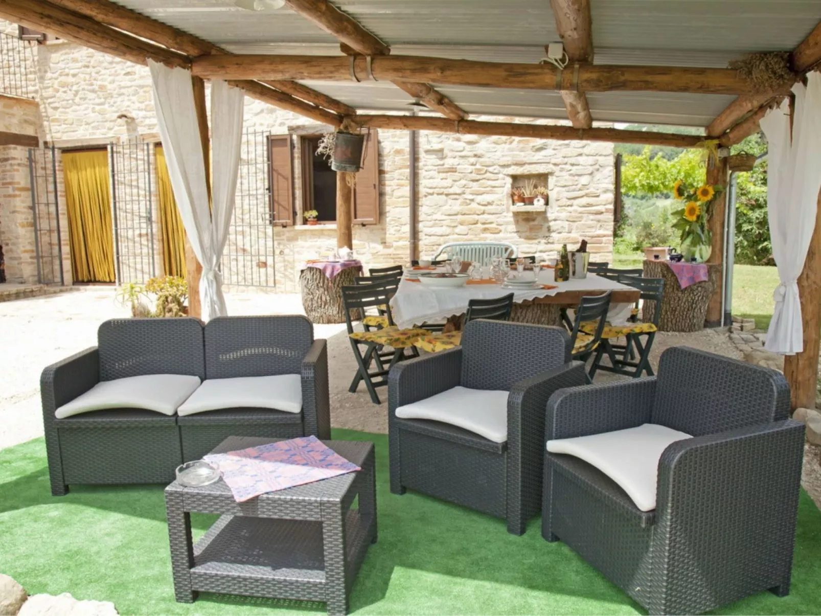 Villa mit privatem Pool und atemberaubender Aussicht-Binnen