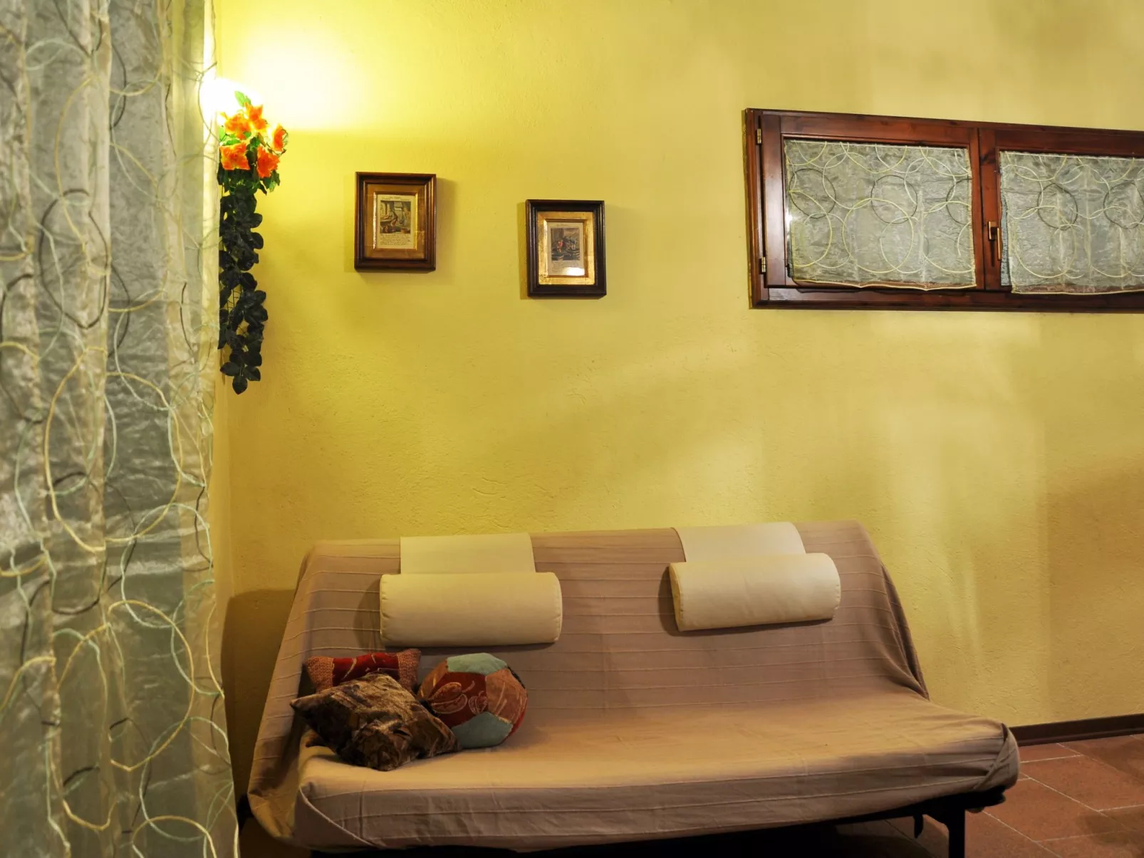 Pfirsichhaus mit Schwimmbad, Jacuzzi und privatem Garten