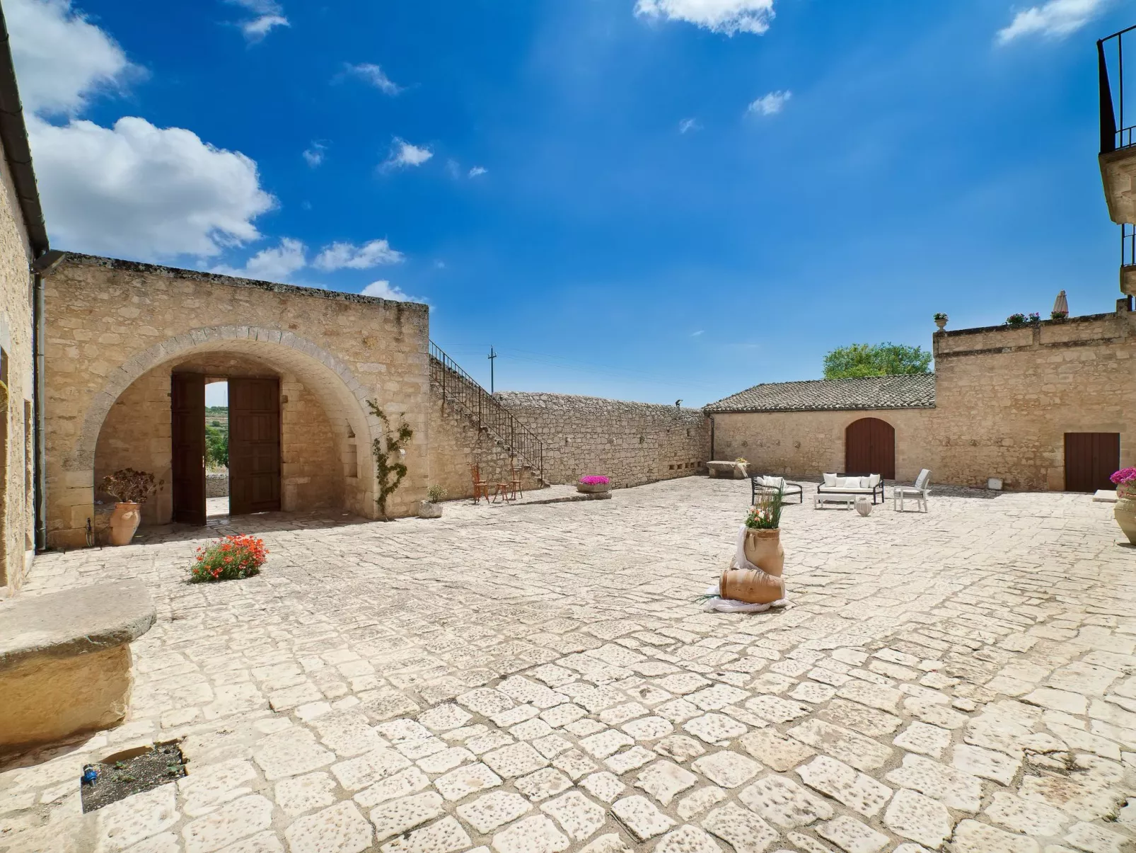 Scifazzo, typisch sizilianische Villa mit Swimmingpool-Buiten