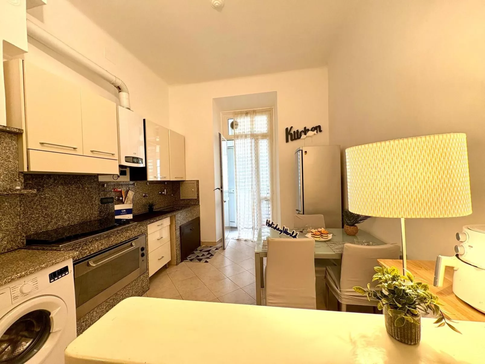 Lichter am Meer bei Holiday World