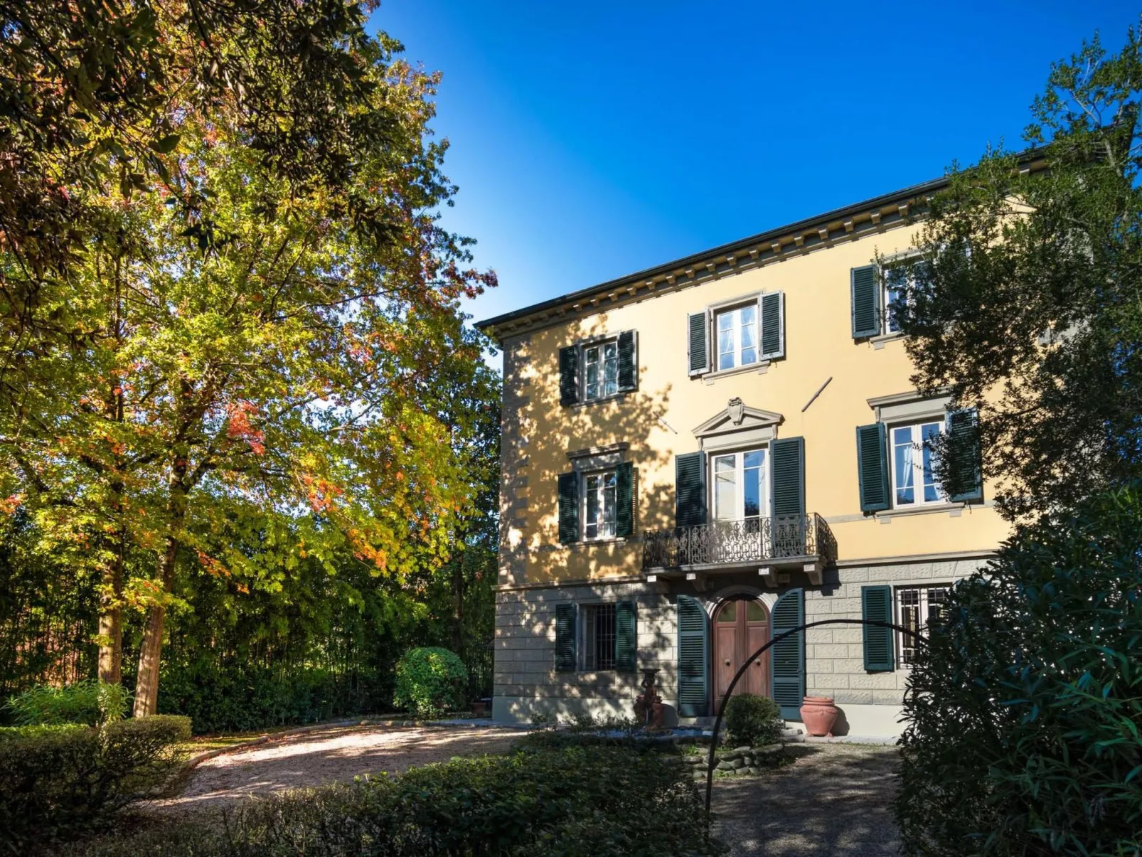 Villa mit Garten und privatem Pool-Image-tags.info