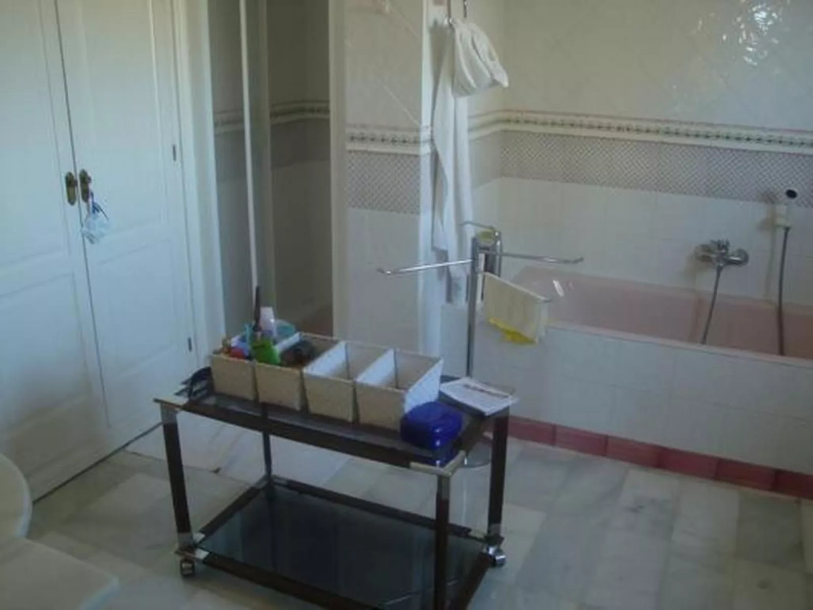 Mit Pool am Meer-Image-tags.info