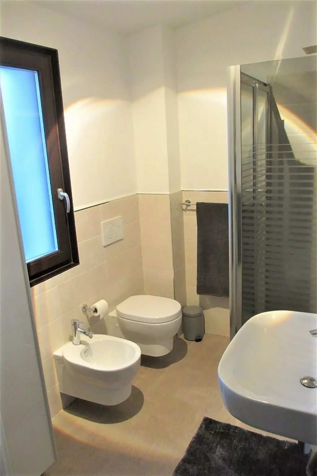 Schönes Penthouse für bis zu 4 Personen-Image-tags.info