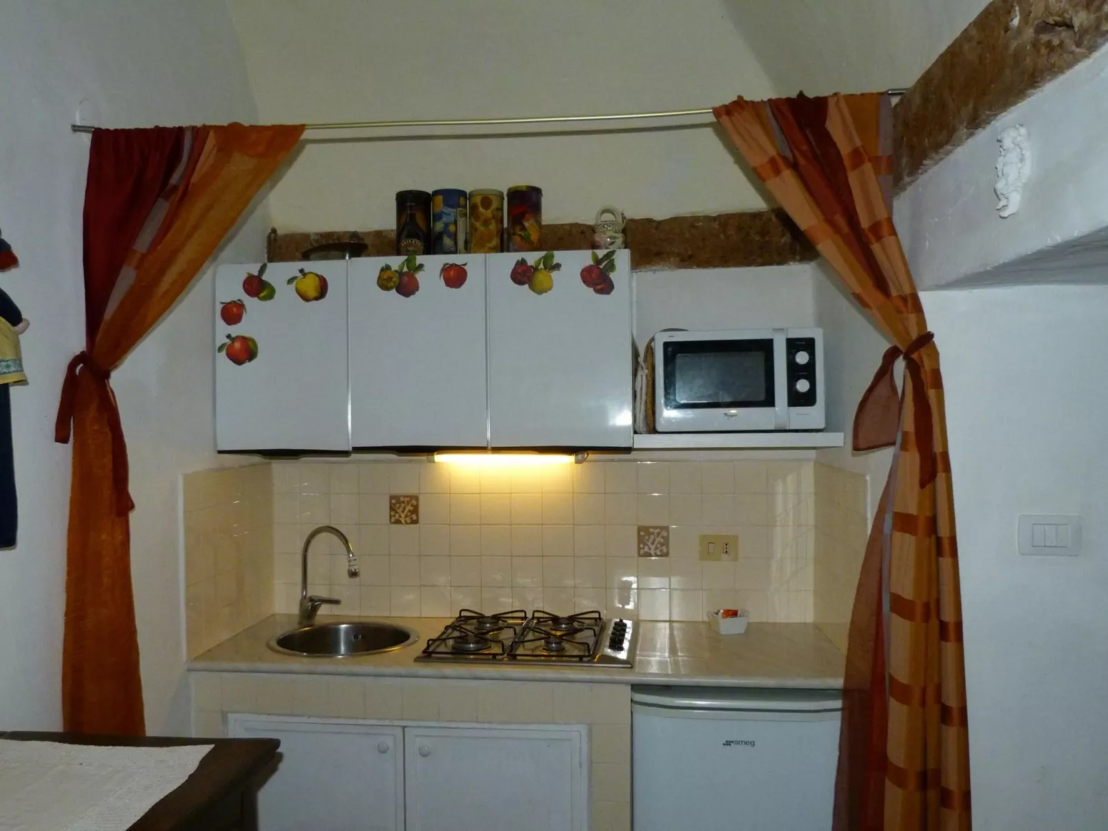 Altes Landhaus mit Schwimmbad und viel Grün