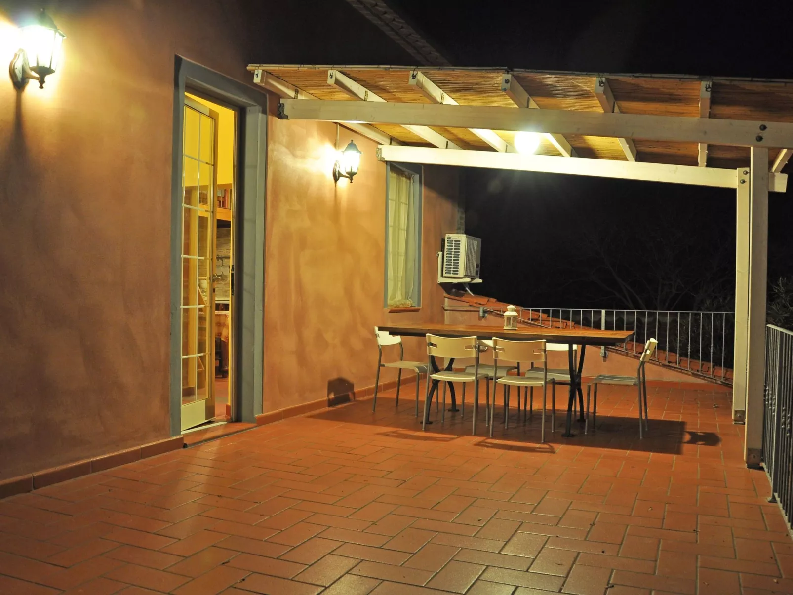 "Casa Olmo" Schwimmbad und Jacuzzi, privater Garten-Buiten