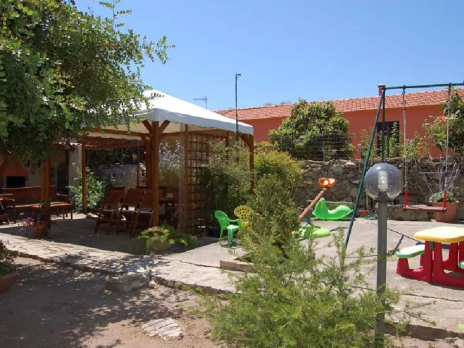 Lubagnu Vacanze- Zwei-Zimmer-Wohnung D-Buiten