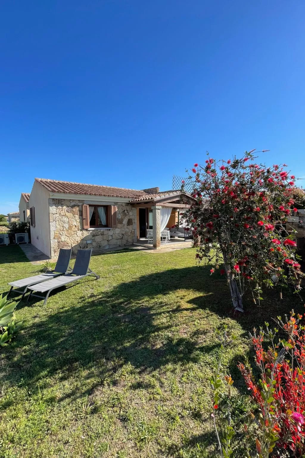 Haus 1 Kilometer vom Strand von Porto Ainu entfernt