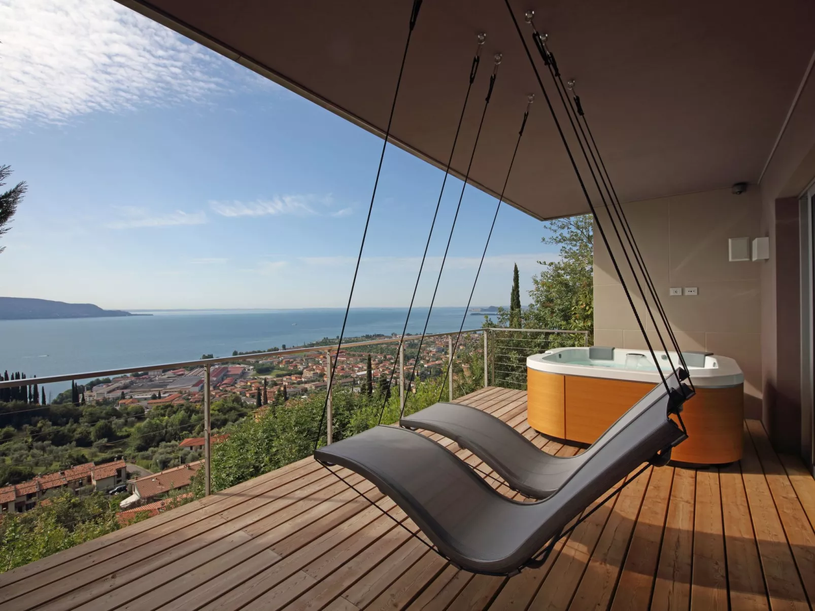 Exklusive Villa Agave mit Seeblick und privatem Pool-Buiten