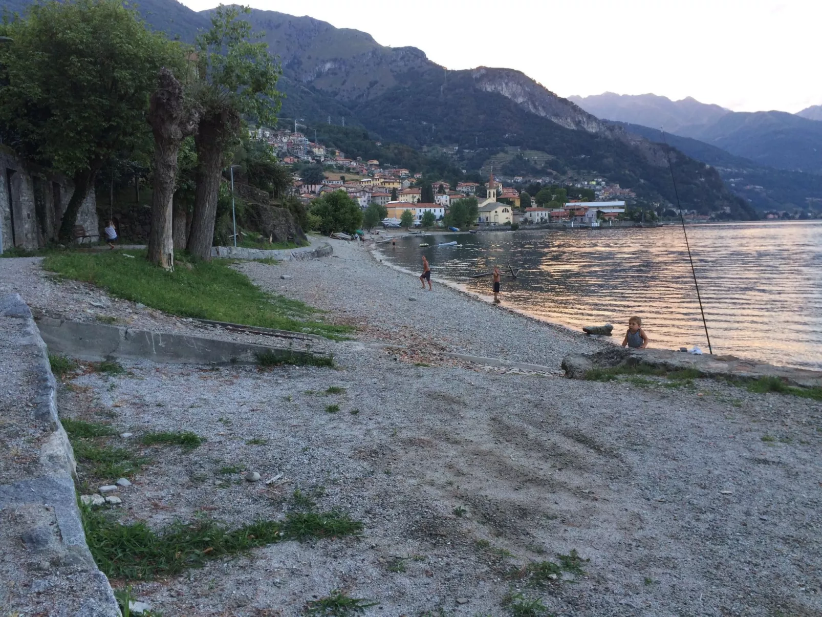 Wohnung Annetta mit Sicht auf See und Berge-Image-tags.info