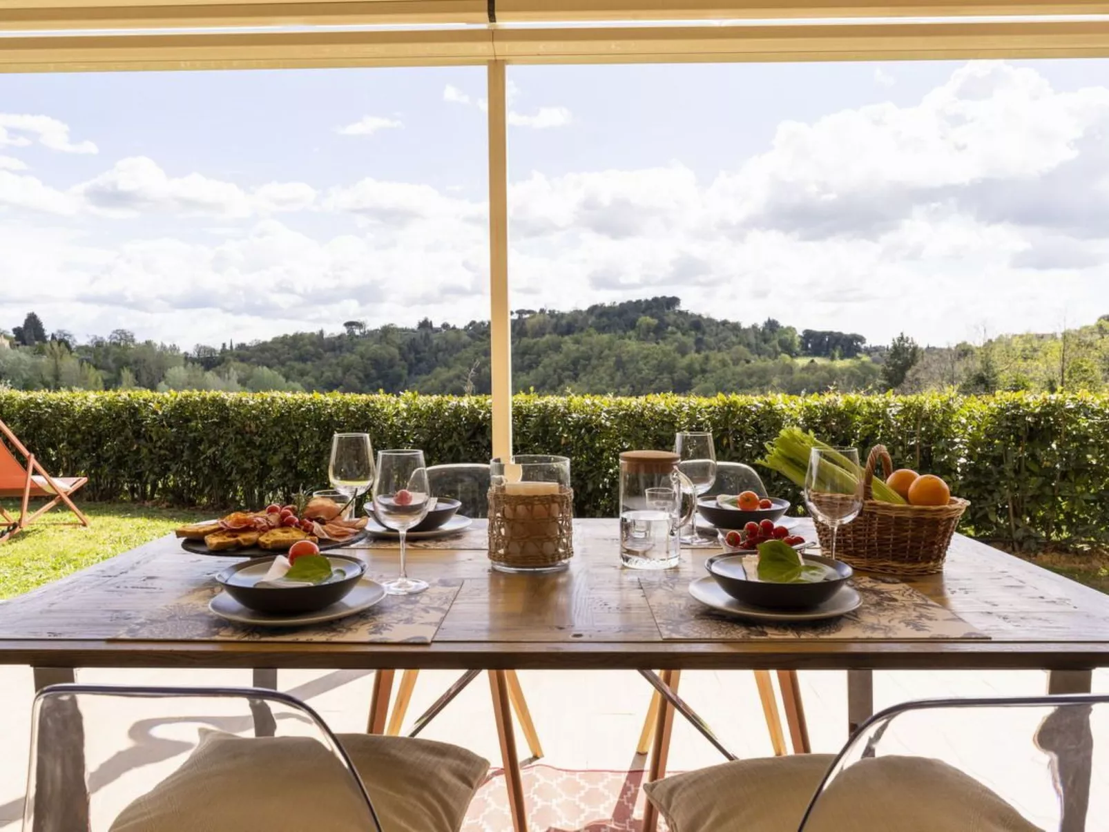 Wunderschöne Villa mit privatem Pool und Whirlpool-Buiten