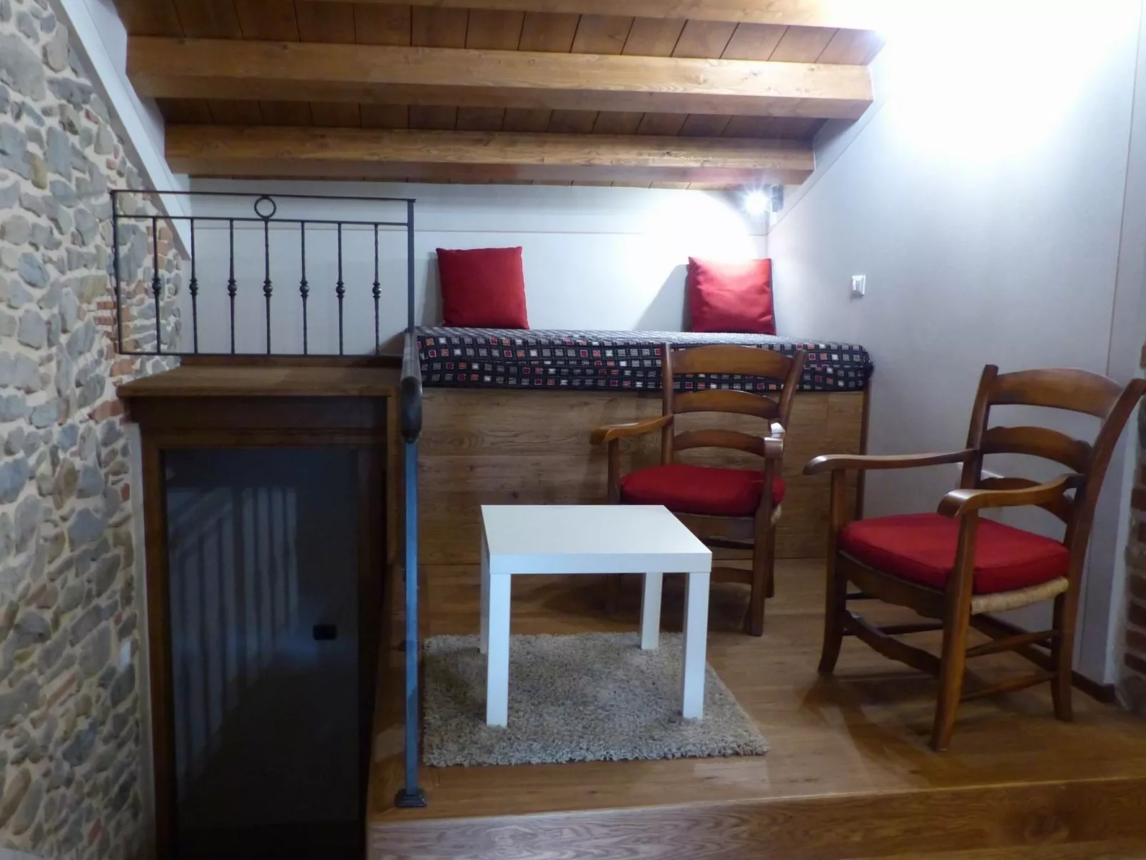 'Case cioni' mit Schwimmbad-Binnen