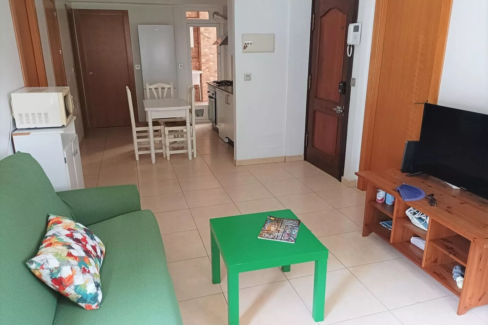 Almeria capital apartamento centrico cerca de la playa-Woonkamer