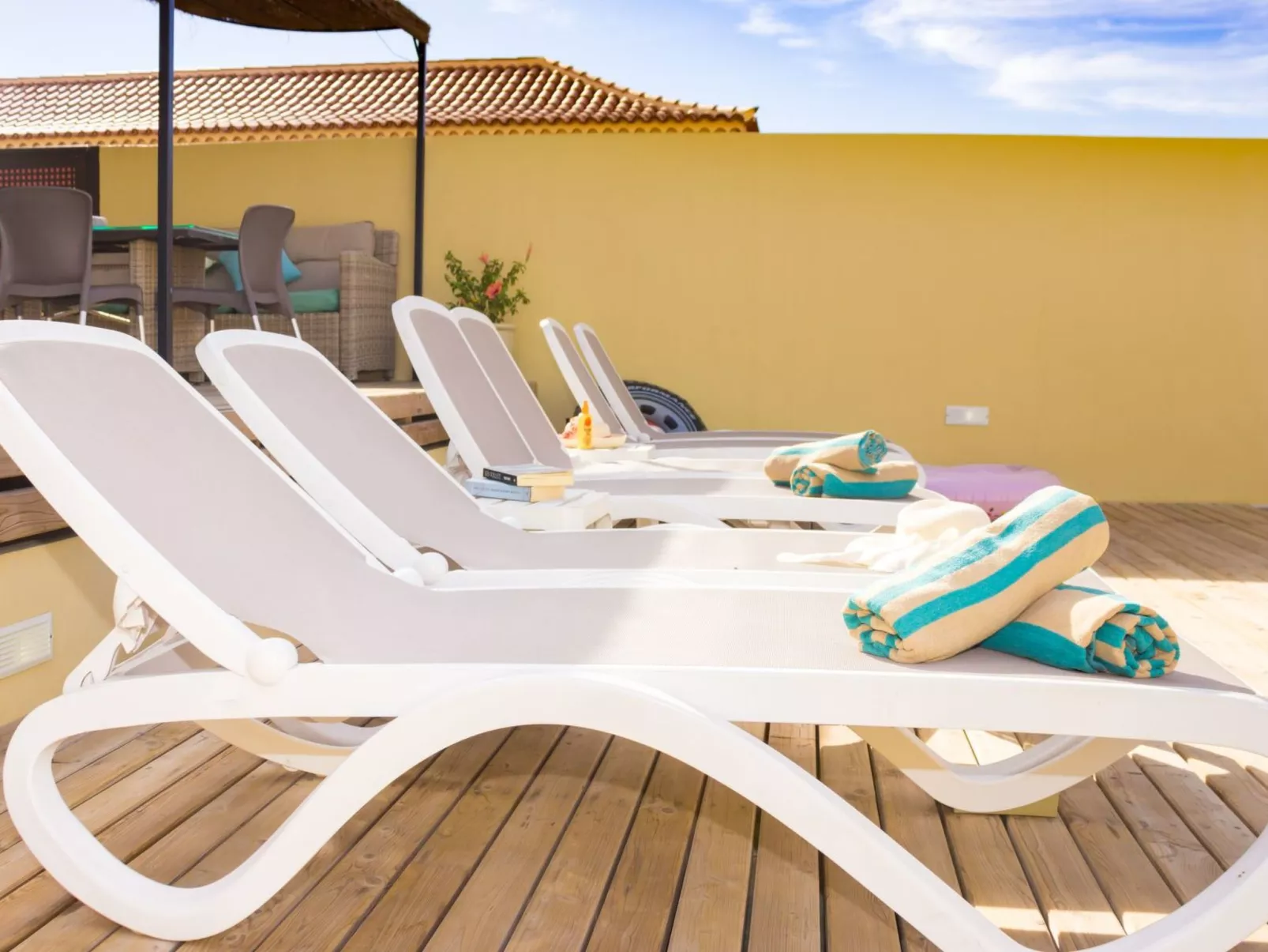 Geräumiges Haus mit exklusivem Schwimmbad und Solarium.-Buiten