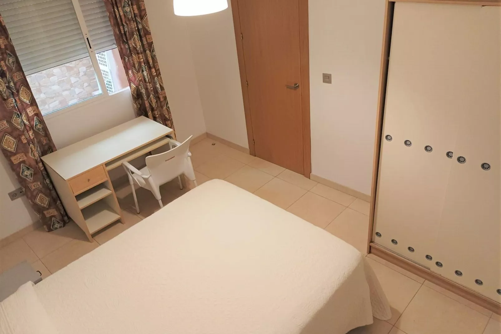 Almeria capital apartamento centrico cerca de la playa-Slaapkamer